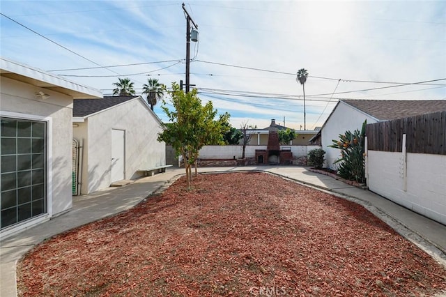 view of yard with a patio