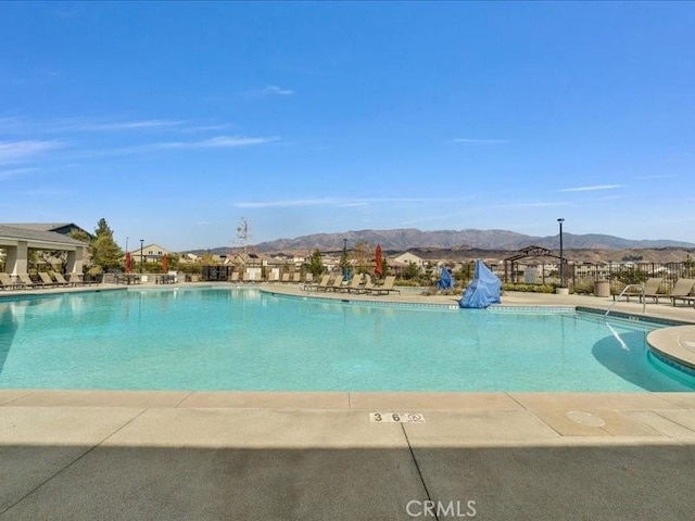 view of pool featuring a mountain view