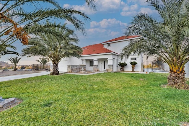 view of front facade with a front lawn