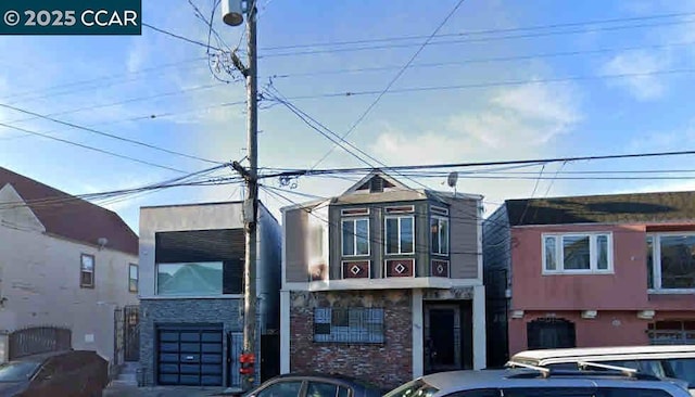 view of front facade featuring a garage