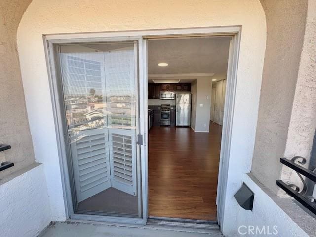 785 W 19th St Unit 12B, San Pedro, CA 90731 - property entrance featuring stucco siding