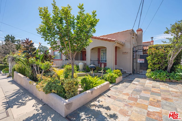 view of mediterranean / spanish-style home