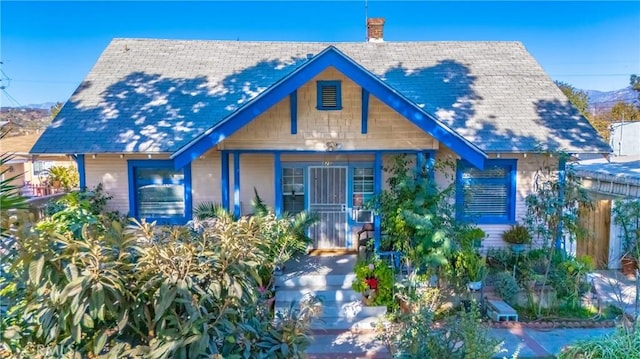 view of front of home featuring a porch