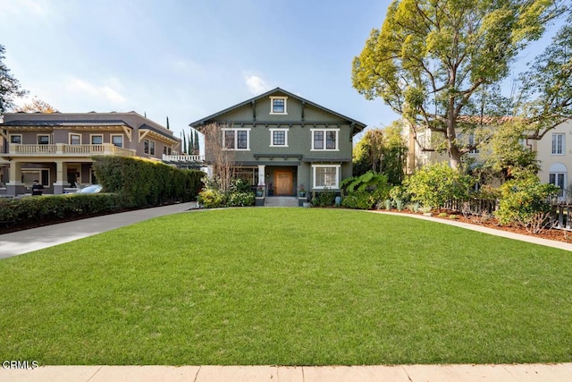 view of front of home with a front lawn