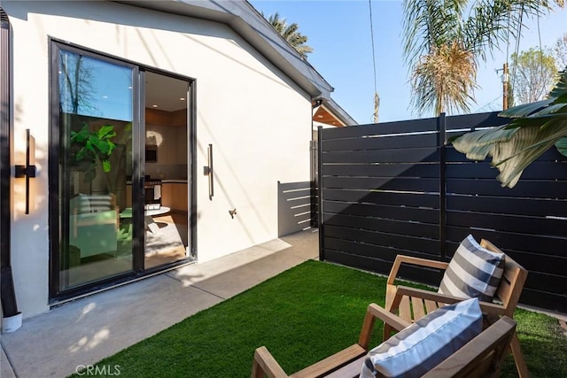 view of yard with a patio