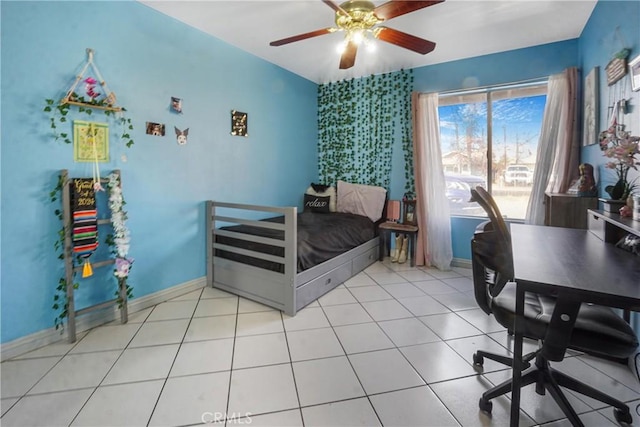 bedroom with ceiling fan