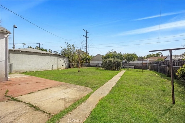 view of yard with a patio area