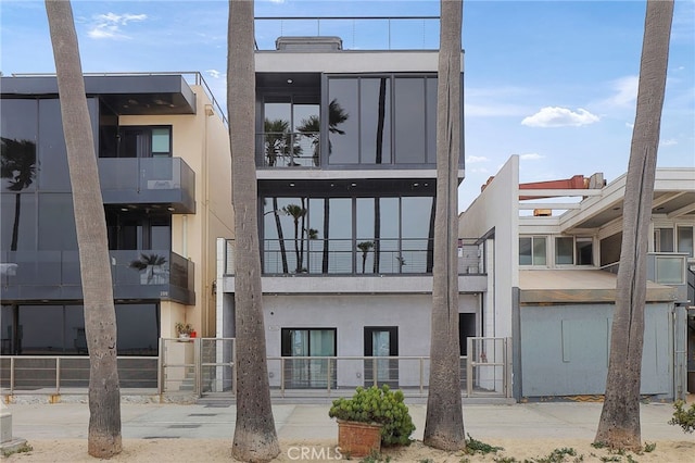 3011 Ocean Front Walk, Venice, CA 90291 - view of property featuring fence