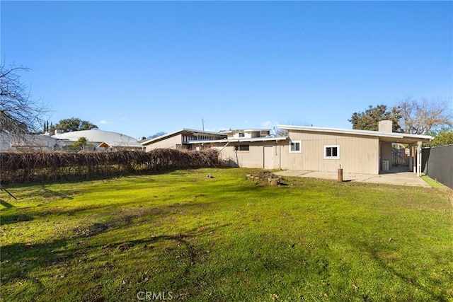 view of yard featuring a patio area