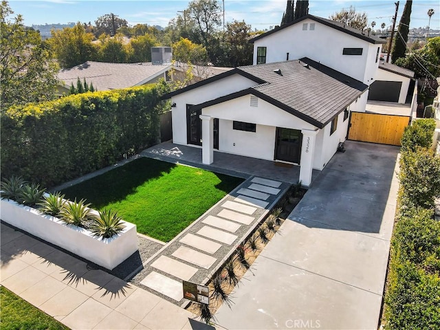 view of front of house with a front yard