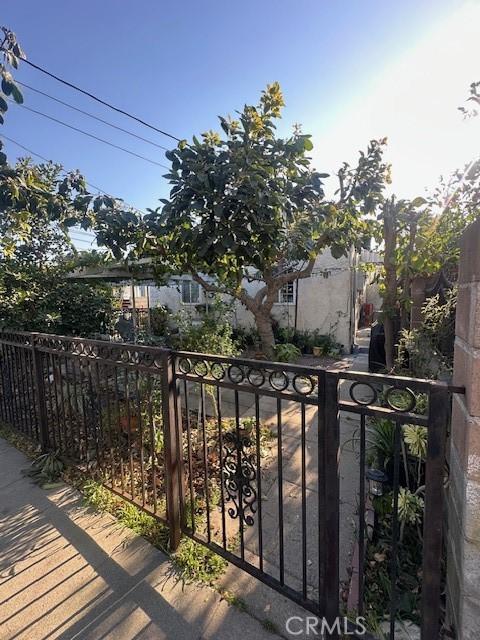 2850 Marsh St, Los Angeles, CA 90039 - exterior space