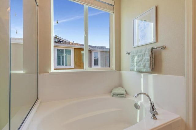 bathroom featuring a bathing tub