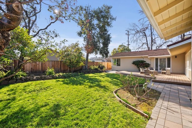 view of yard featuring a patio