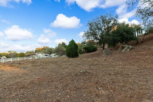 view of yard featuring a rural view