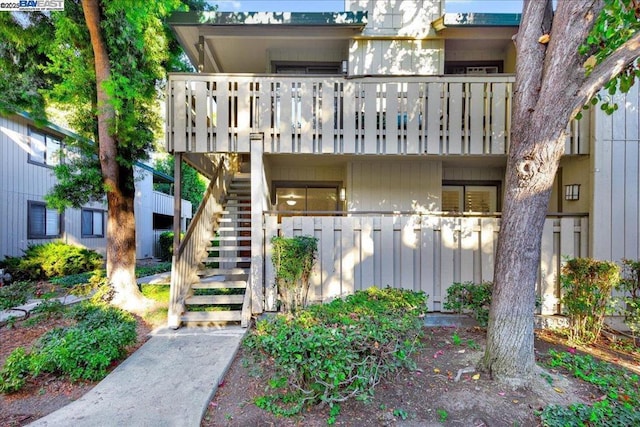 exterior space featuring a balcony