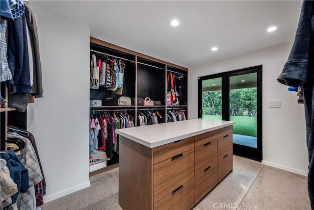 view of spacious closet