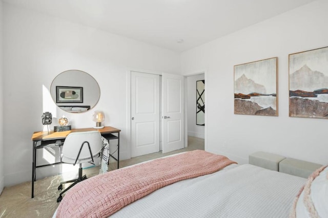 bedroom featuring a closet