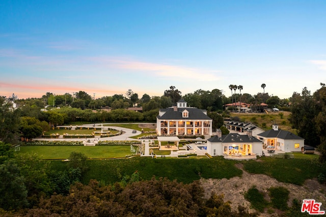 view of aerial view at dusk