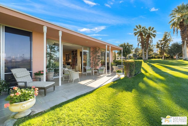 view of yard featuring a patio