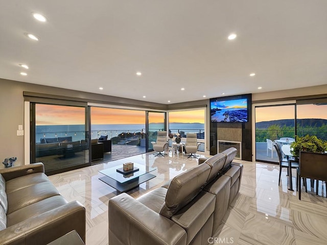 1380 Skyline Dr, Laguna Beach, CA 92651 - living area featuring recessed lighting