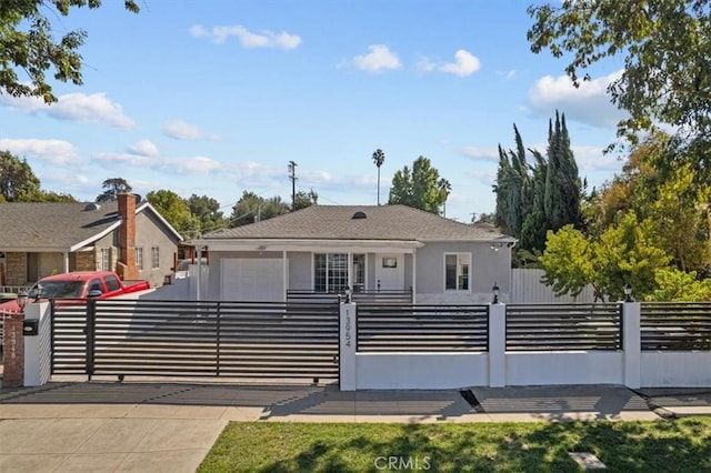 view of front facade with a garage