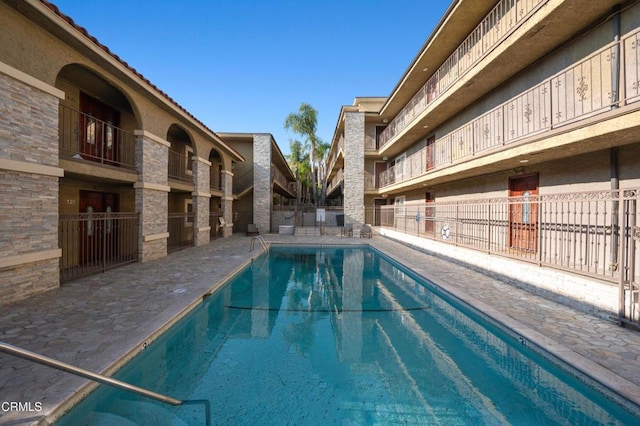 view of swimming pool