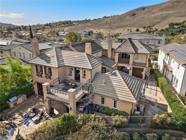 bird's eye view with a mountain view