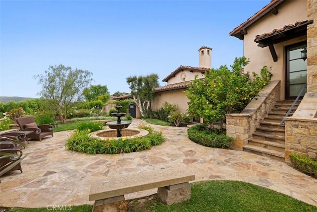 view of yard featuring a patio