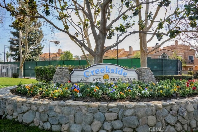 view of community / neighborhood sign