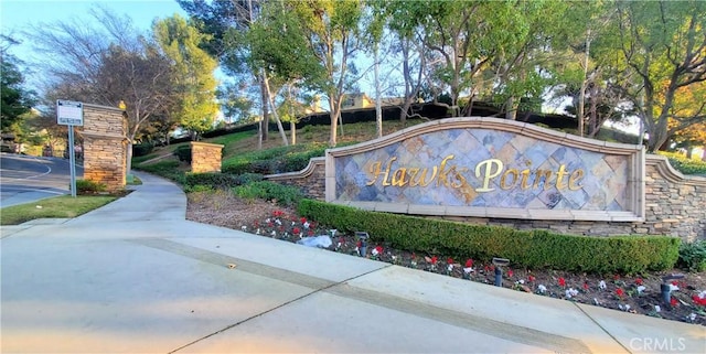 view of community / neighborhood sign