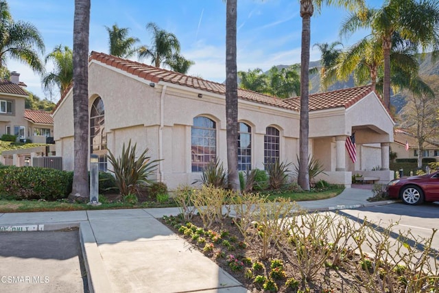 view of mediterranean / spanish-style house