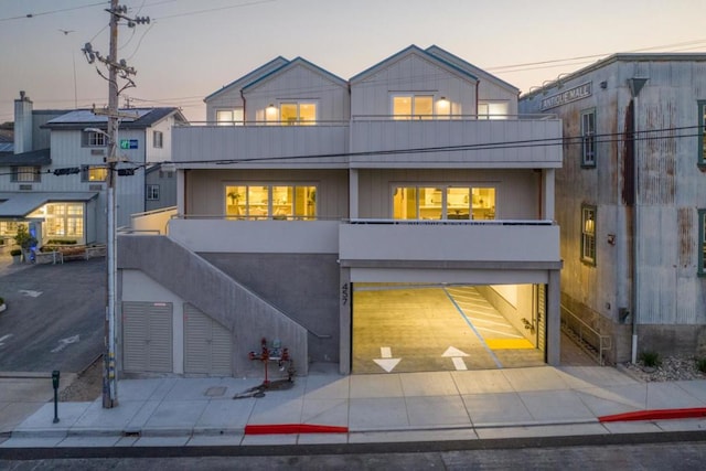 view of front facade with a garage