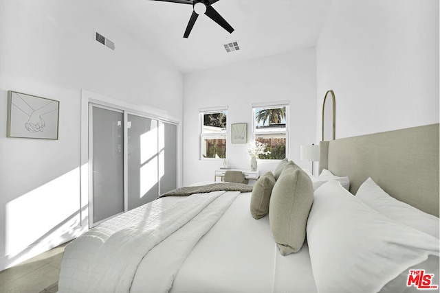 bedroom with ceiling fan