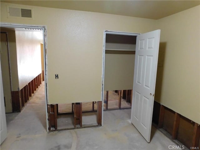 bedroom featuring a closet