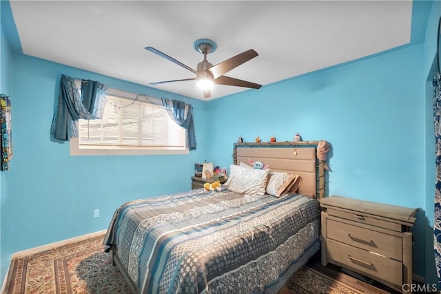 bedroom with ceiling fan