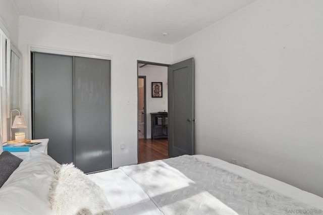 bedroom with a closet