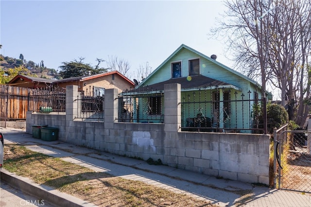 view of front of property