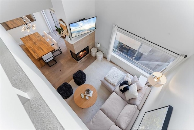 living room with a notable chandelier