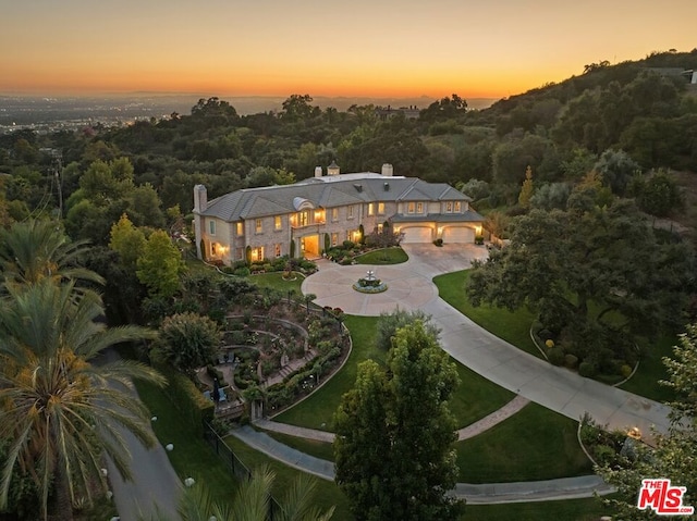 view of aerial view at dusk