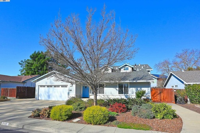 view of front facade featuring a garage