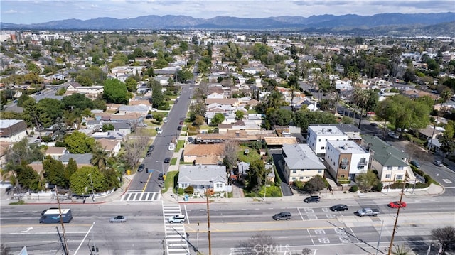 bird's eye view featuring a mountain view