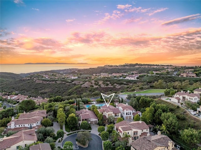 view of aerial view at dusk