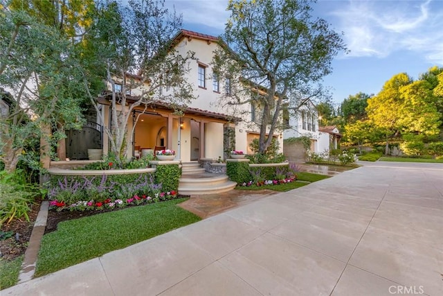 view of mediterranean / spanish-style house