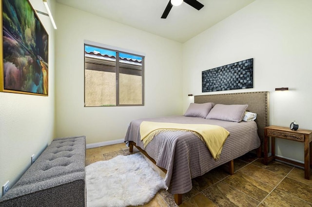 bedroom with ceiling fan