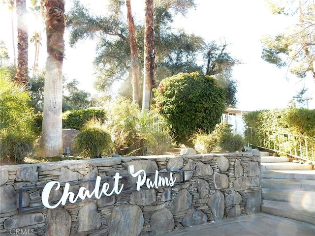 view of community / neighborhood sign