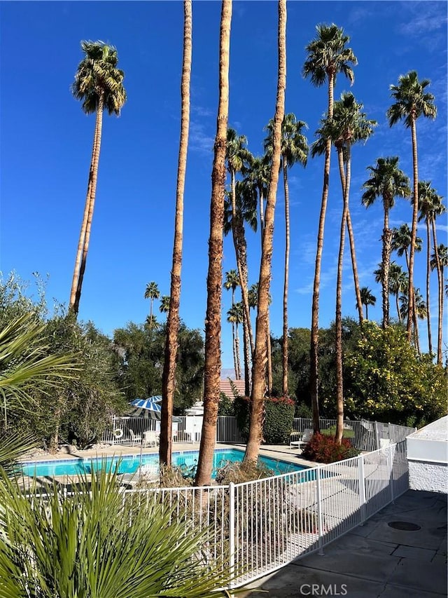 42278 Dunes View Rd Unit 28, Rancho Mirage, CA 92270 - view of community pool