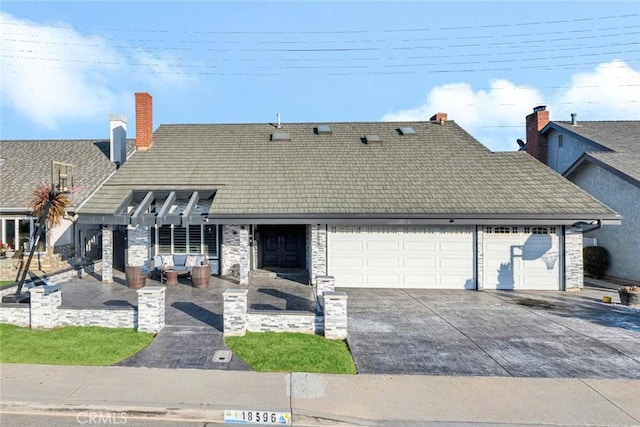 view of front facade with a garage