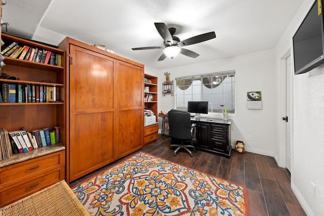 office area with ceiling fan