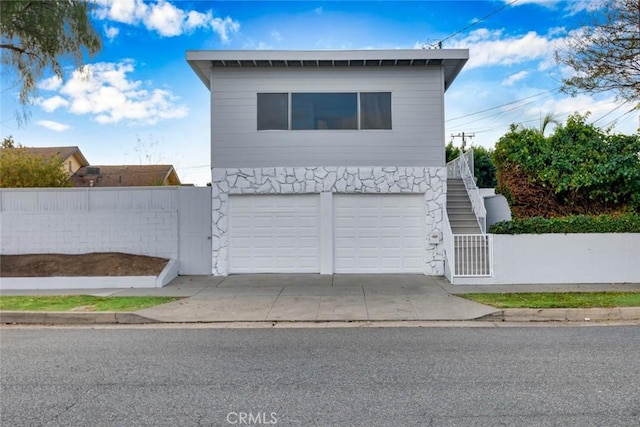 view of front facade featuring a garage