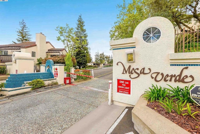 view of community / neighborhood sign